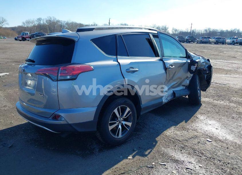 Photo 4 of 2016 Toyota Rav4 XLE (VIN 2T3RFREV8GW429262)