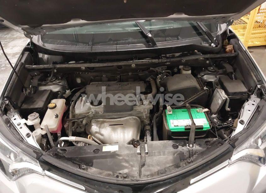 Photo 10 of 2016 Toyota Rav4 XLE (VIN 2T3RFREV8GW493088)