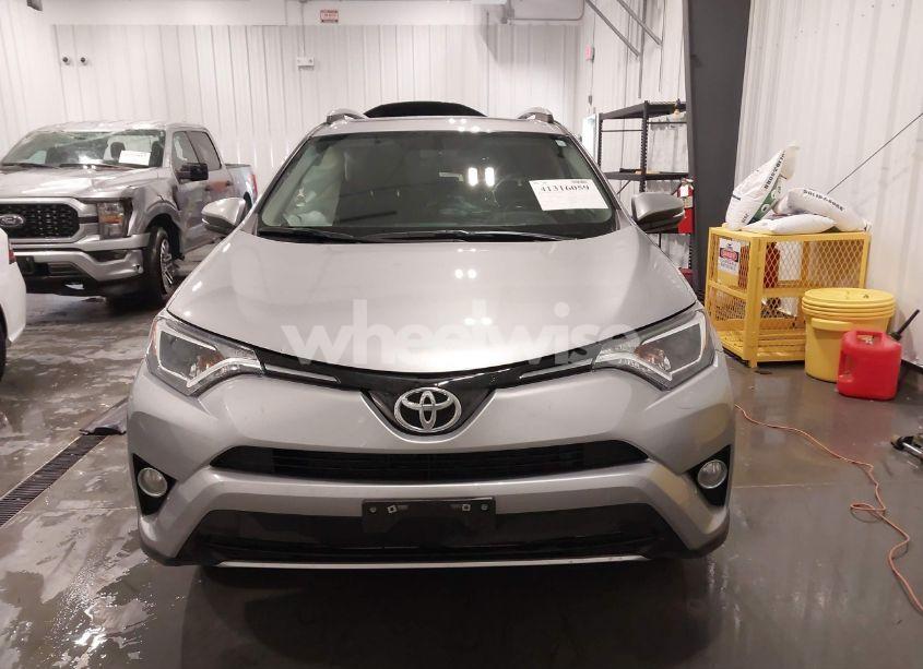 Photo 13 of 2016 Toyota Rav4 XLE (VIN 2T3RFREV8GW493088)