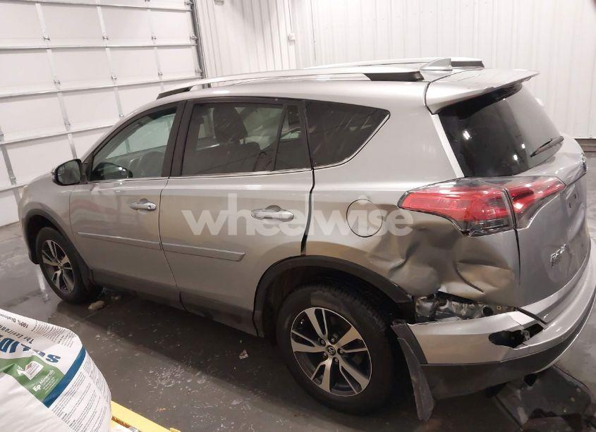 Photo 15 of 2016 Toyota Rav4 XLE (VIN 2T3RFREV8GW493088)