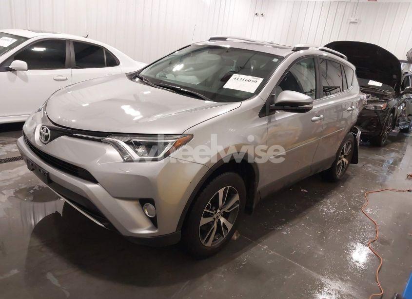 Photo 2 of 2016 Toyota Rav4 XLE (VIN 2T3RFREV8GW493088)