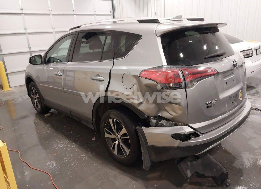 Photo 3 of 2016 Toyota Rav4 XLE (VIN 2T3RFREV8GW493088)