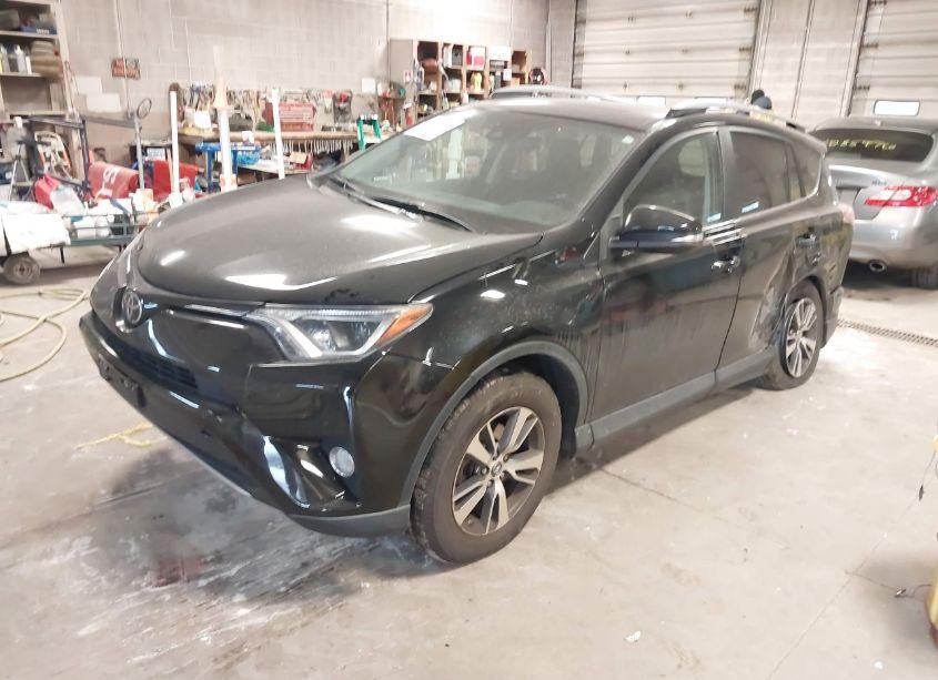Photo 2 of 2017 Toyota Rav4 XLE (VIN 2T3RFREV8HW663726)
