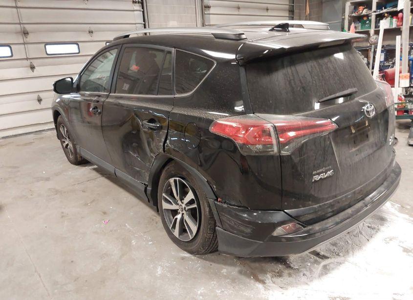 Photo 3 of 2017 Toyota Rav4 XLE (VIN 2T3RFREV8HW663726)