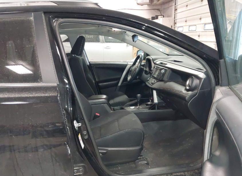 Photo 5 of 2017 Toyota Rav4 XLE (VIN 2T3RFREV8HW663726)