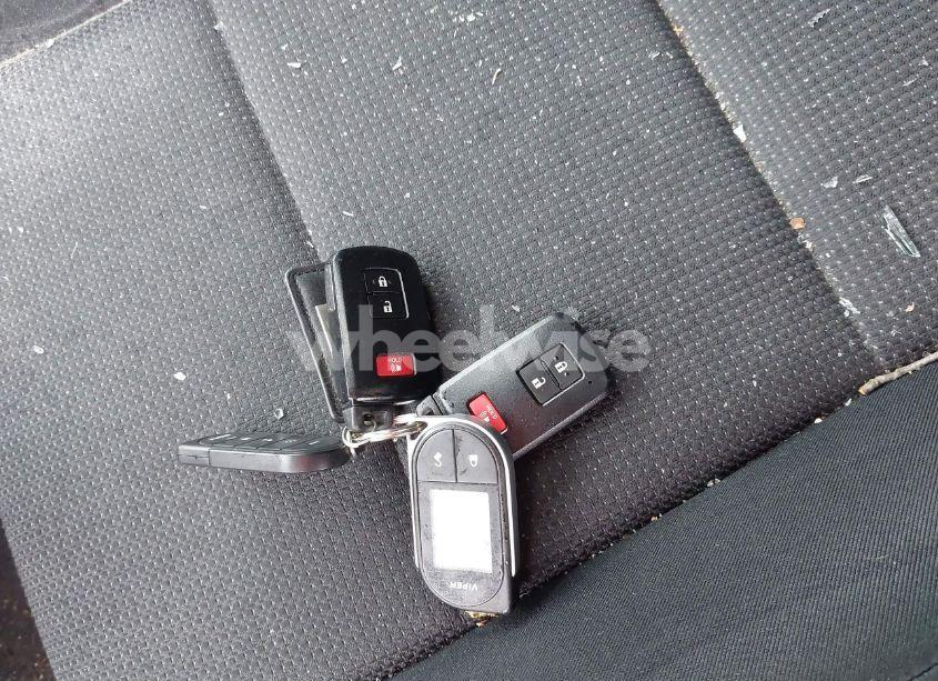 Photo 11 of 2017 Toyota Rav4 XLE (VIN 2T3RFREV8HW692272)