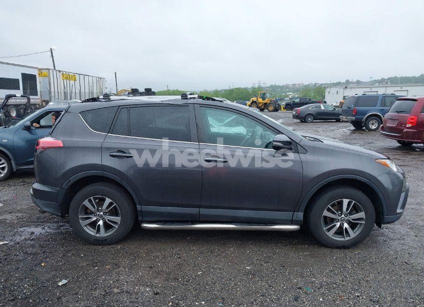 Photo 14 of 2017 Toyota Rav4 XLE (VIN 2T3RFREV8HW692272)