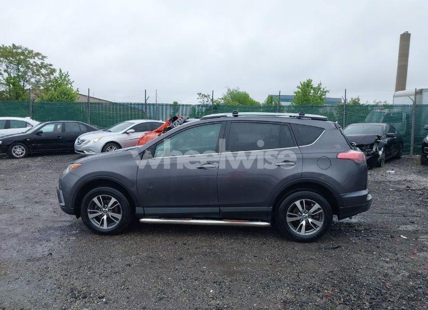 Photo 15 of 2017 Toyota Rav4 XLE (VIN 2T3RFREV8HW692272)