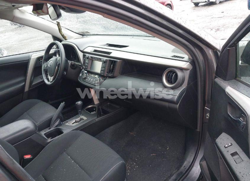 Photo 5 of 2017 Toyota Rav4 XLE (VIN 2T3RFREV8HW692272)