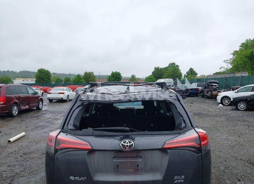 Photo 6 of 2017 Toyota Rav4 XLE (VIN 2T3RFREV8HW692272)