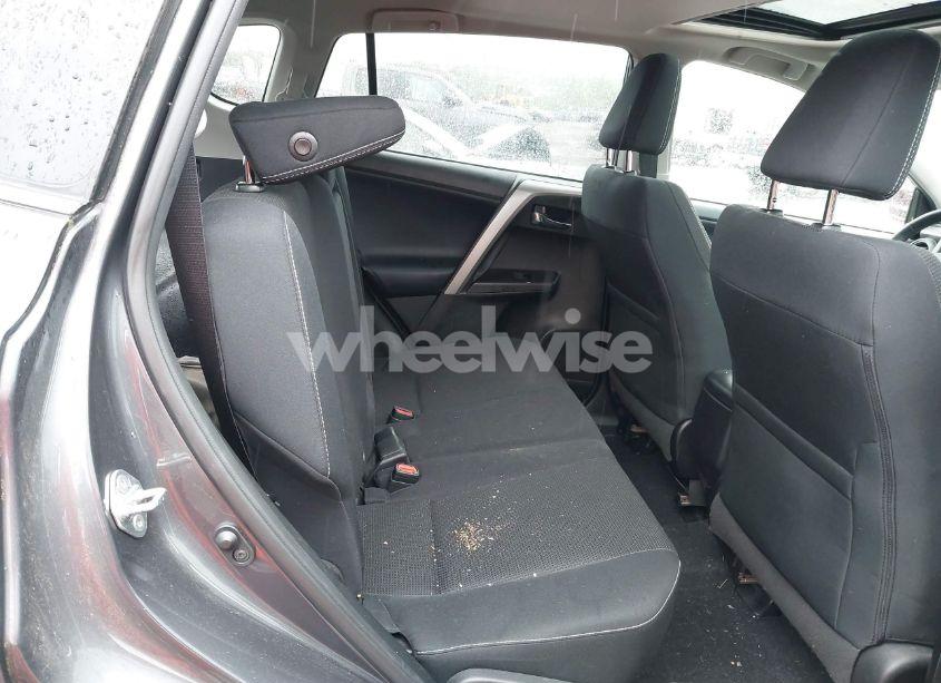 Photo 8 of 2017 Toyota Rav4 XLE (VIN 2T3RFREV8HW692272)