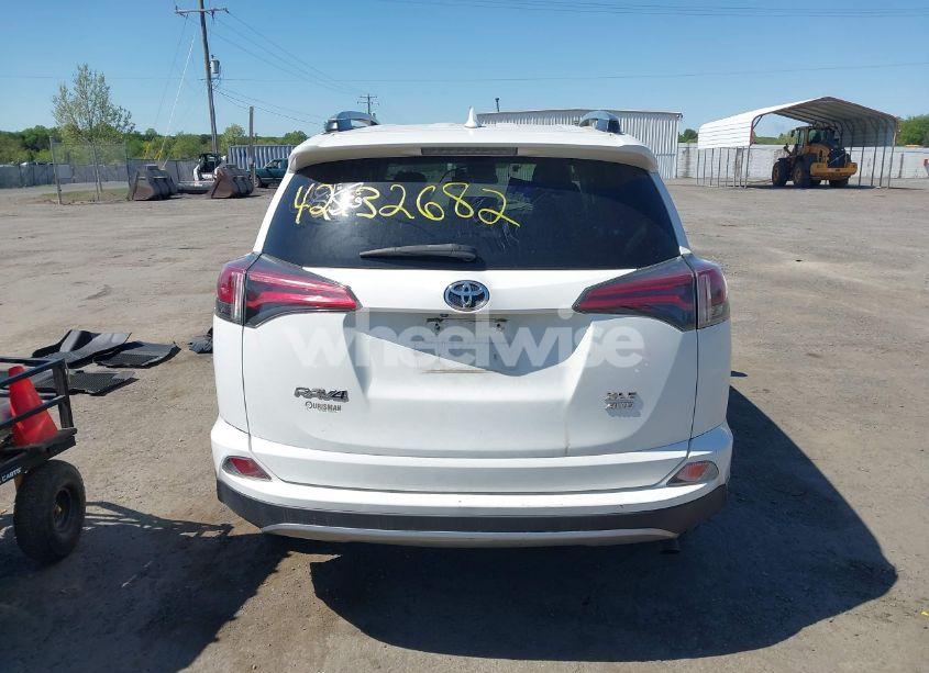 Photo 16 of 2018 Toyota Rav4 XLE (VIN 2T3RFREV8JW713319)