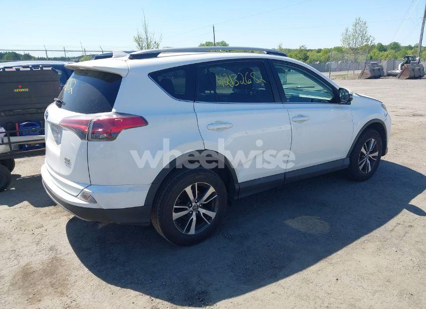 Photo 4 of 2018 Toyota Rav4 XLE (VIN 2T3RFREV8JW713319)
