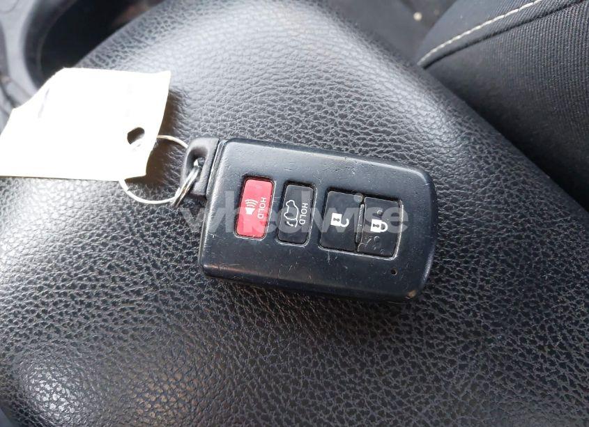 Photo 11 of 2018 Toyota Rav4 ADVENTURE/XLE (VIN 2T3RFREV8JW745512)