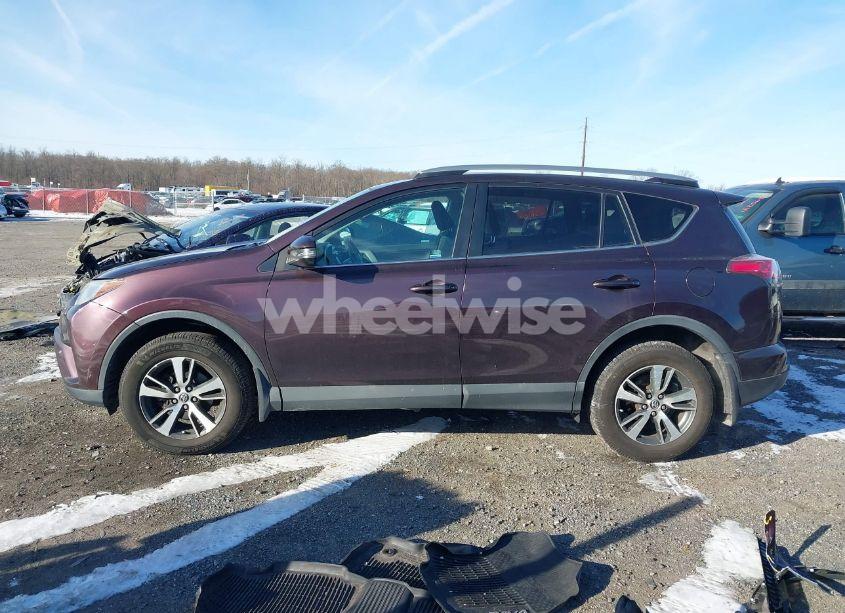 Photo 15 of 2018 Toyota Rav4 ADVENTURE/XLE (VIN 2T3RFREV8JW745512)