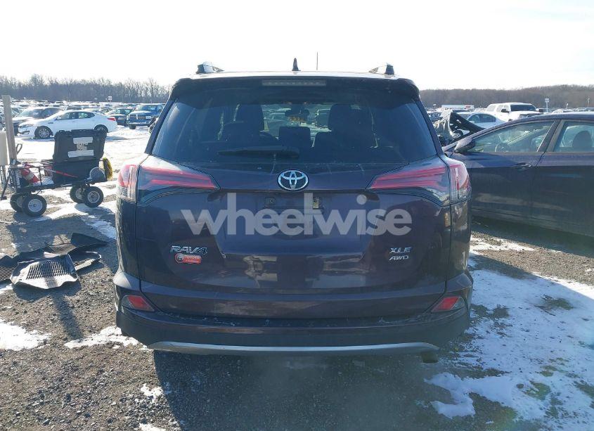 Photo 17 of 2018 Toyota Rav4 ADVENTURE/XLE (VIN 2T3RFREV8JW745512)