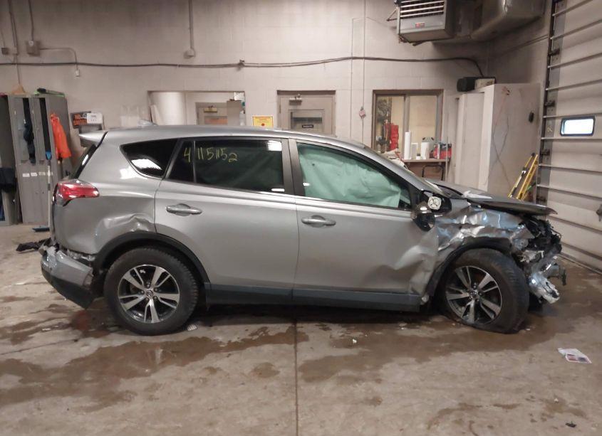 Photo 13 of 2018 Toyota Rav4 XLE (VIN 2T3RFREV8JW789736)