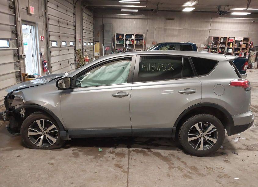 Photo 14 of 2018 Toyota Rav4 XLE (VIN 2T3RFREV8JW789736)