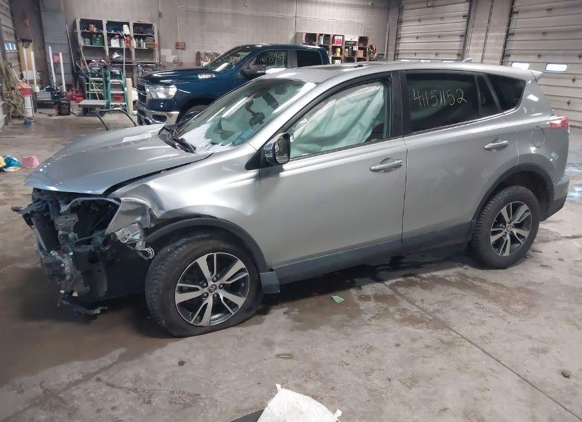 Photo 2 of 2018 Toyota Rav4 XLE (VIN 2T3RFREV8JW789736)