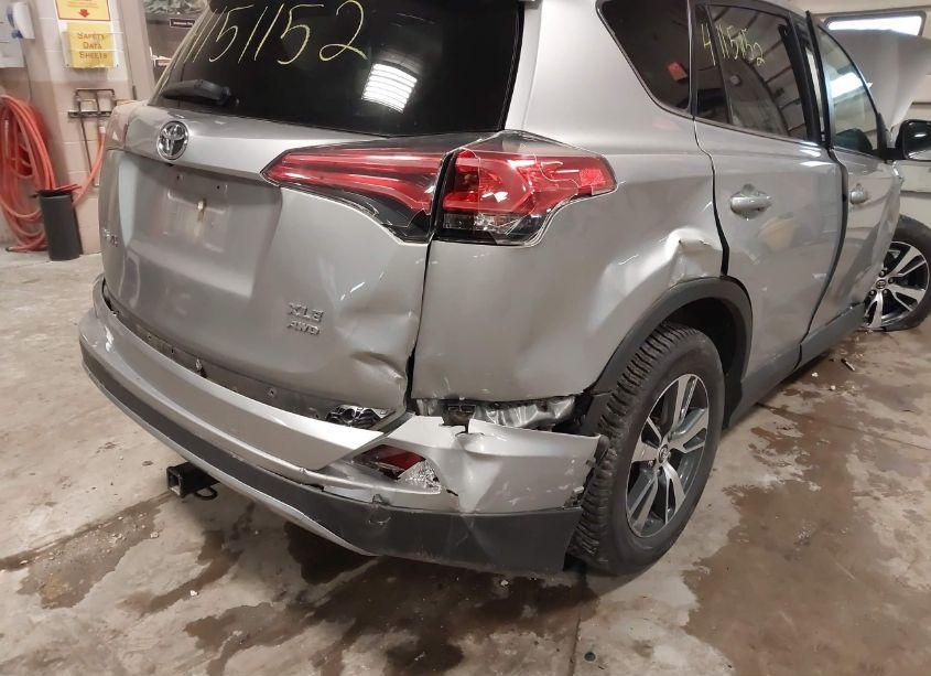 Photo 6 of 2018 Toyota Rav4 XLE (VIN 2T3RFREV8JW789736)
