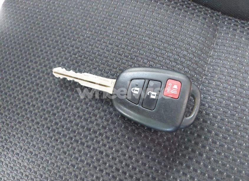 Photo 11 of 2018 Toyota Rav4 XLE (VIN 2T3RFREV8JW790790)