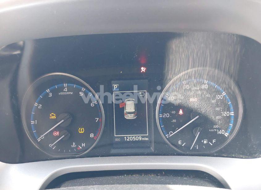 Photo 7 of 2018 Toyota Rav4 XLE (VIN 2T3RFREV8JW790790)