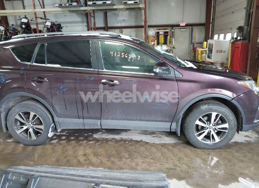 Photo 13 of 2018 Toyota Rav4 ADVENTURE/XLE (VIN 2T3RFREV8JW823559)