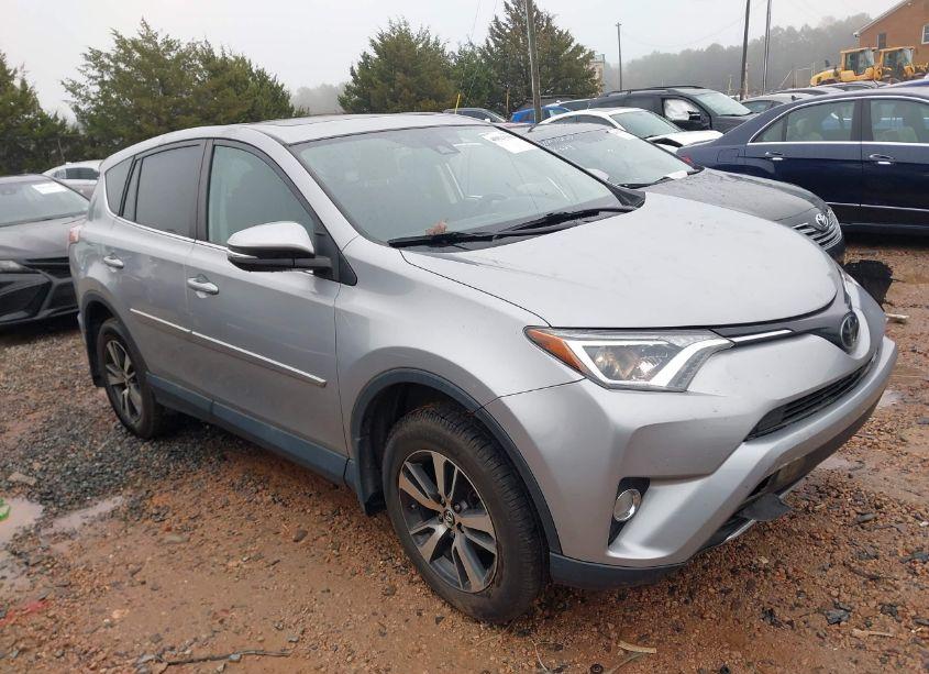2018 Toyota Rav4 XLE (VIN 2T3RFREV8JW840409) main photo