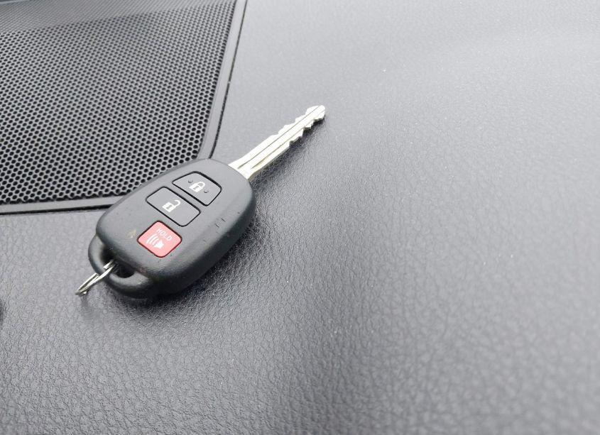 Photo 11 of 2018 Toyota Rav4 XLE (VIN 2T3RFREV8JW840409)