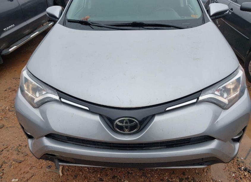Photo 12 of 2018 Toyota Rav4 XLE (VIN 2T3RFREV8JW840409)