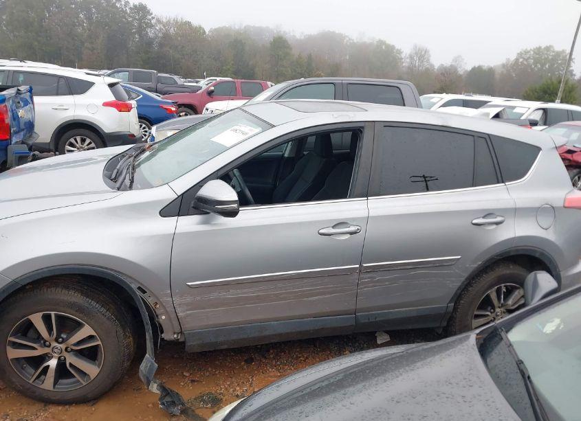 Photo 14 of 2018 Toyota Rav4 XLE (VIN 2T3RFREV8JW840409)