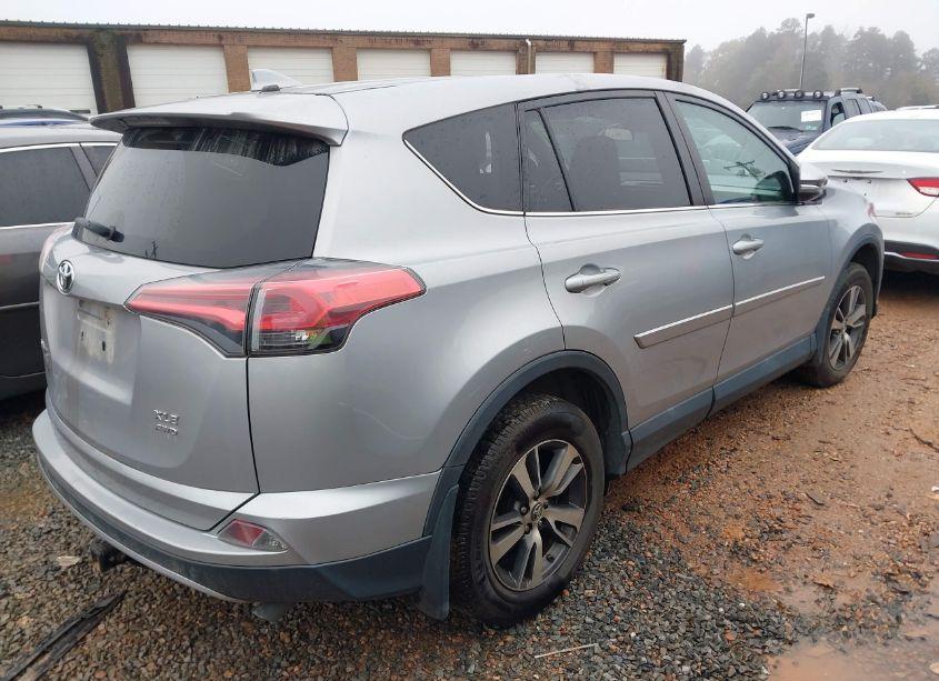 Photo 4 of 2018 Toyota Rav4 XLE (VIN 2T3RFREV8JW840409)