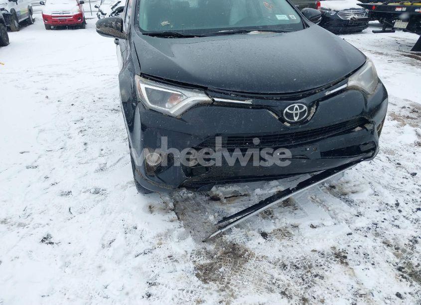 Photo 6 of 2018 Toyota Rav4 ADVENTURE/XLE (VIN 2T3RFREV8JW851250)