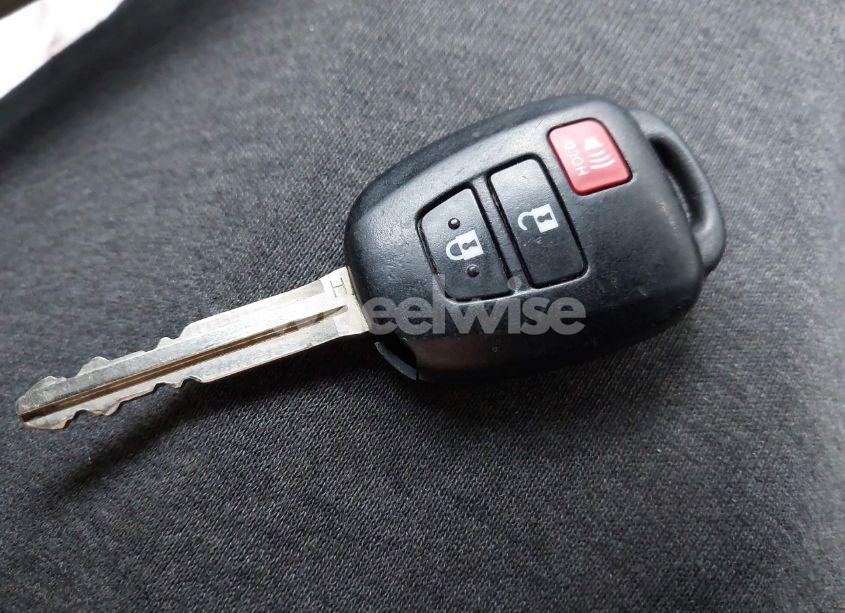 Photo 11 of 2013 Toyota Rav4 XLE (VIN 2T3RFREV9DW021381)