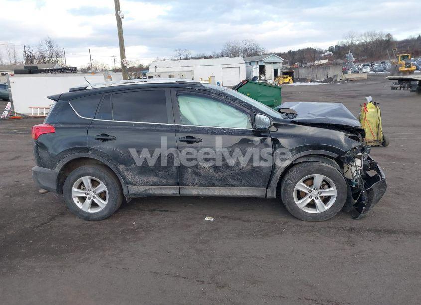 Photo 13 of 2013 Toyota Rav4 XLE (VIN 2T3RFREV9DW021381)