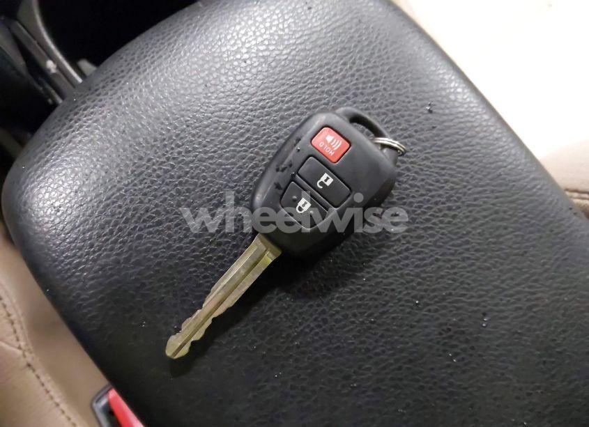 Photo 11 of 2013 Toyota Rav4 XLE (VIN 2T3RFREV9DW024314)