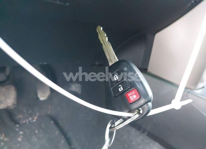 Photo 11 of 2013 Toyota Rav4 XLE (VIN 2T3RFREV9DW038469)