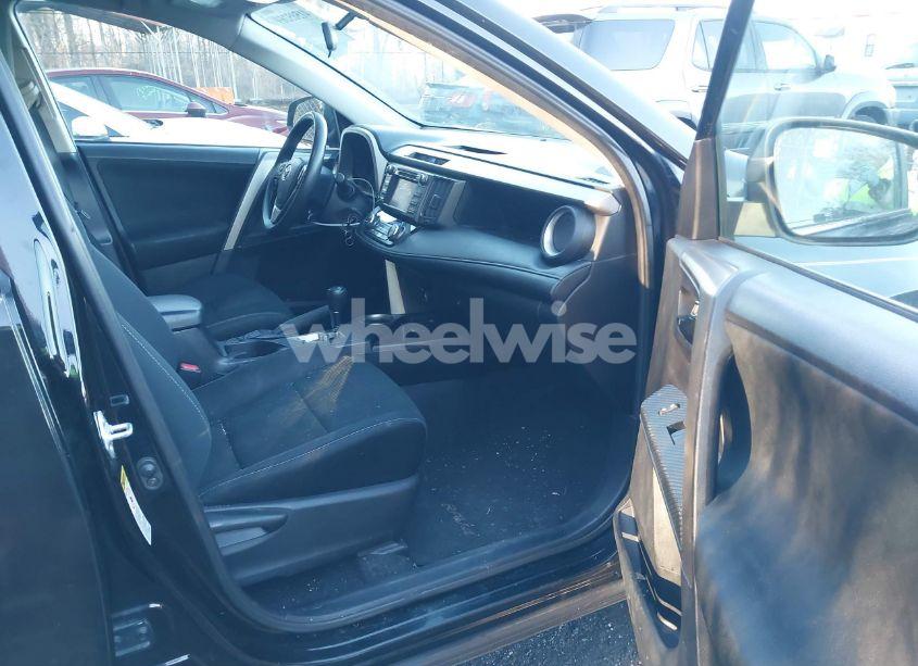 Photo 5 of 2013 Toyota Rav4 XLE (VIN 2T3RFREV9DW038469)