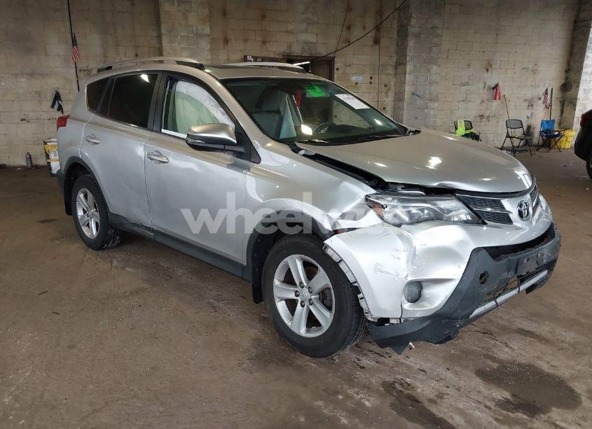 2013 Toyota Rav4 XLE (VIN 2T3RFREV9DW044692) main photo