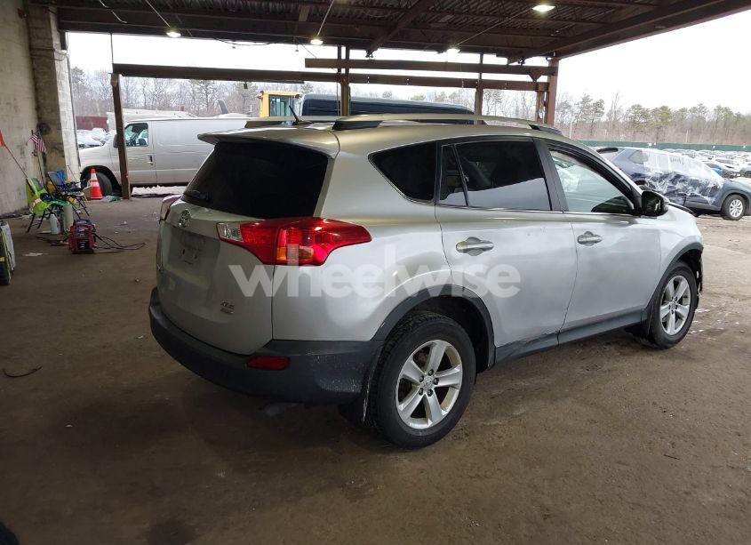Photo 4 of 2013 Toyota Rav4 XLE (VIN 2T3RFREV9DW044692)