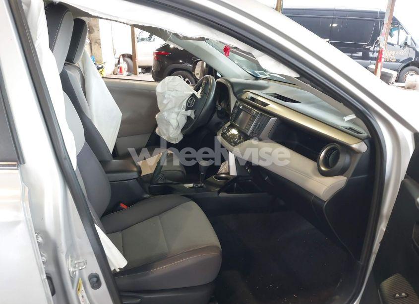 Photo 5 of 2013 Toyota Rav4 XLE (VIN 2T3RFREV9DW044692)