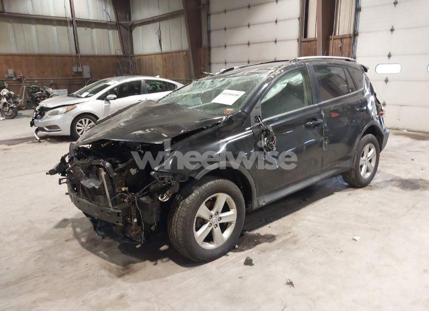 Photo 2 of 2013 Toyota Rav4 XLE (VIN 2T3RFREV9DW078731)