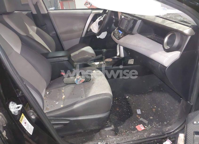 Photo 5 of 2013 Toyota Rav4 XLE (VIN 2T3RFREV9DW078731)