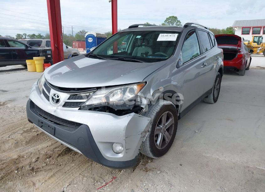 Photo 2 of 2014 Toyota Rav4 XLE (VIN 2T3RFREV9EW163182)