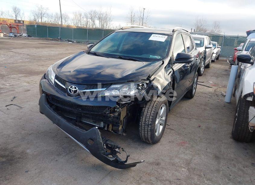 Photo 2 of 2014 Toyota Rav4 XLE (VIN 2T3RFREV9EW185196)