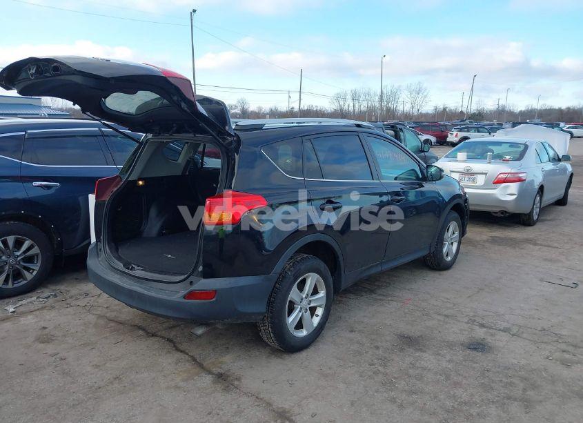 Photo 4 of 2014 Toyota Rav4 XLE (VIN 2T3RFREV9EW185196)