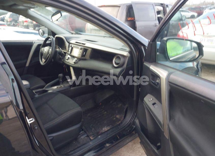 Photo 5 of 2014 Toyota Rav4 XLE (VIN 2T3RFREV9EW185196)