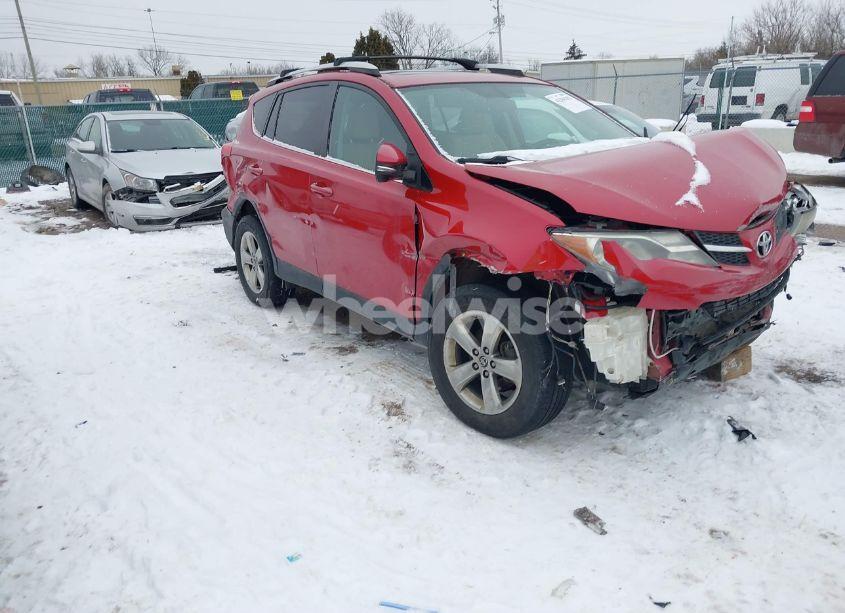 2015 Toyota Rav4 XLE (VIN 2T3RFREV9FW238559) main photo