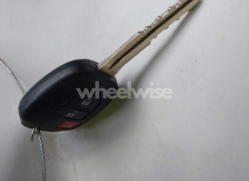 Photo 11 of 2015 Toyota Rav4 XLE (VIN 2T3RFREV9FW329525)