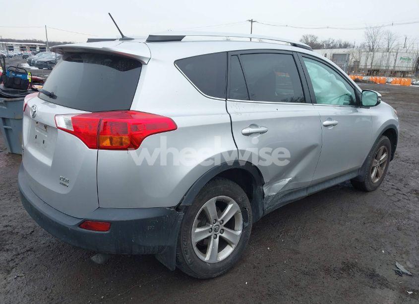 Photo 4 of 2015 Toyota Rav4 XLE (VIN 2T3RFREV9FW329525)